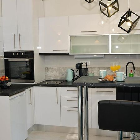 Apartment Deni Zara Esterno foto