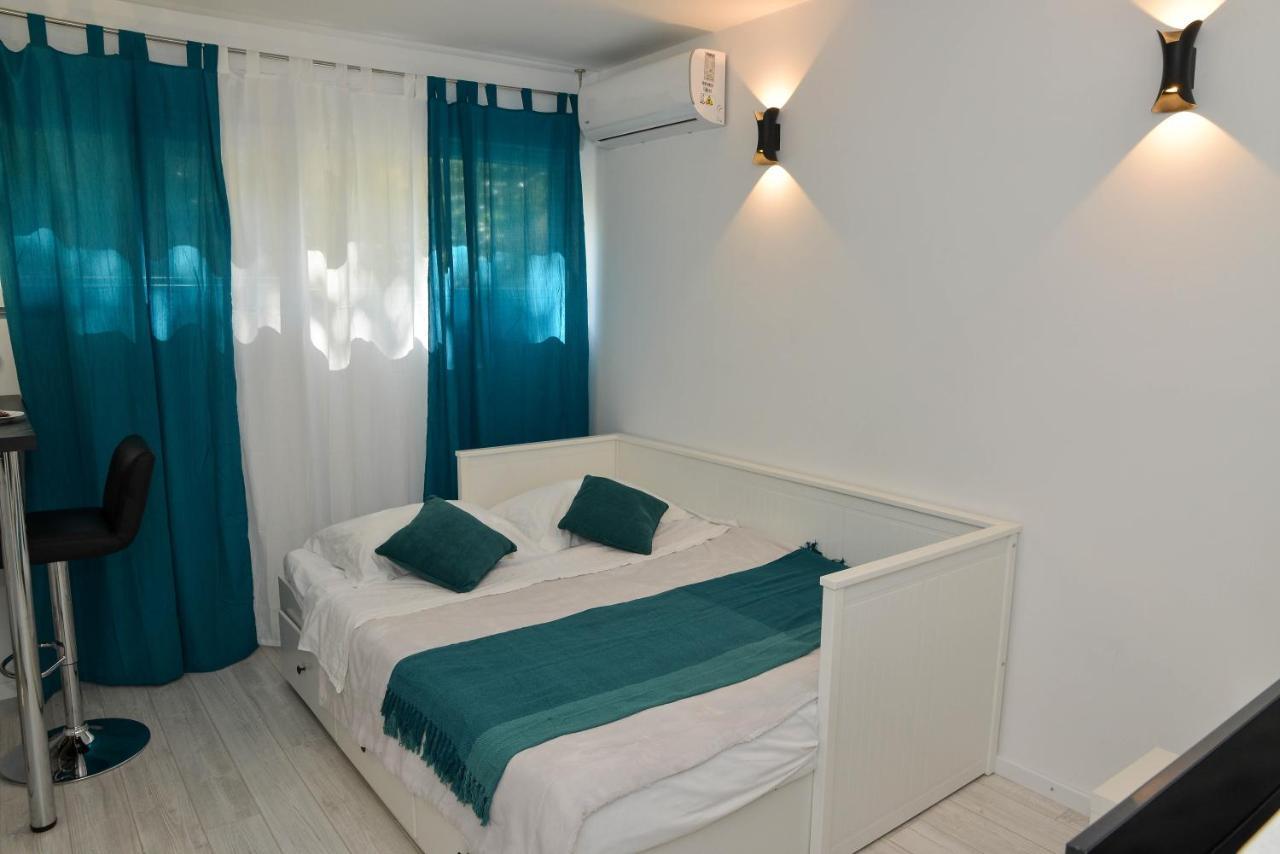 Apartment Deni Zara Esterno foto