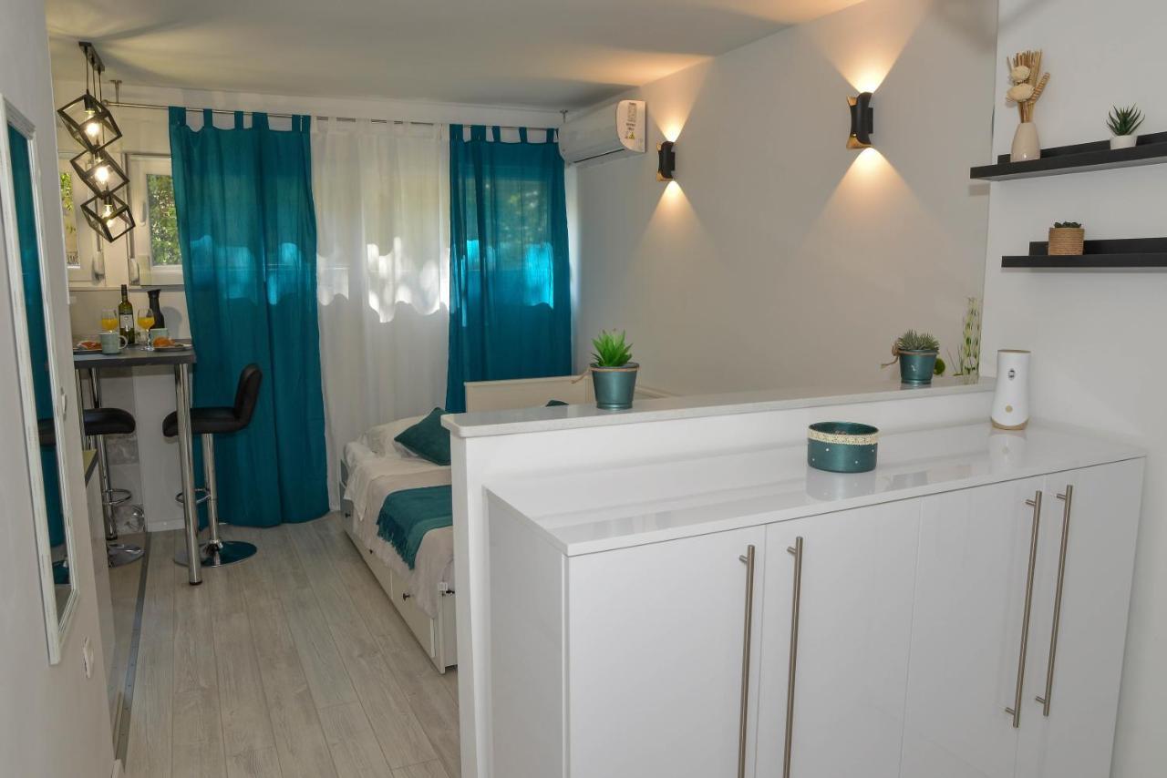 Apartment Deni Zara Esterno foto