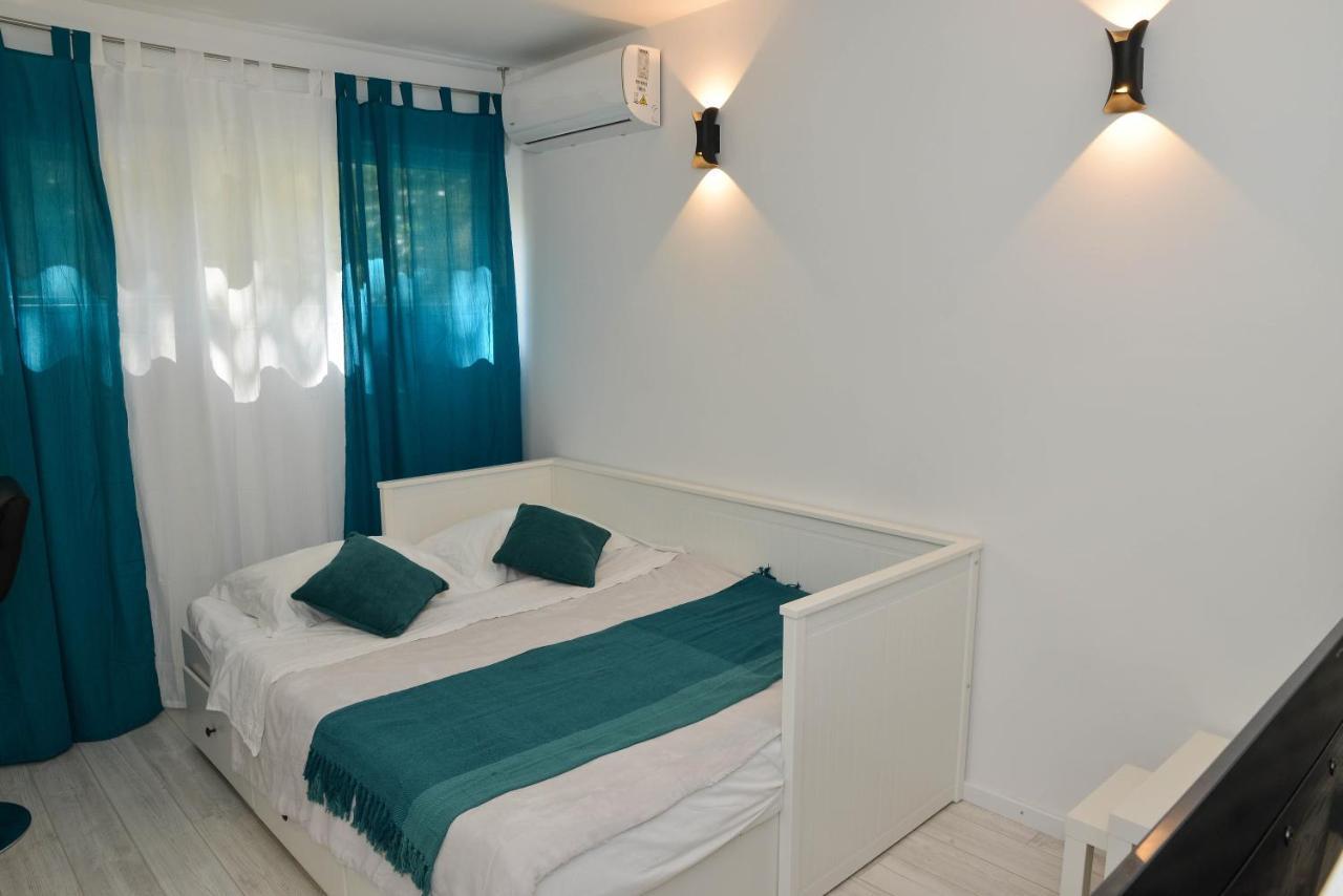 Apartment Deni Zara Esterno foto