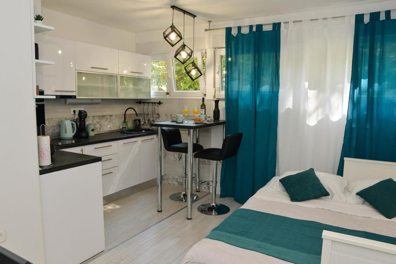 Apartment Deni Zara Esterno foto